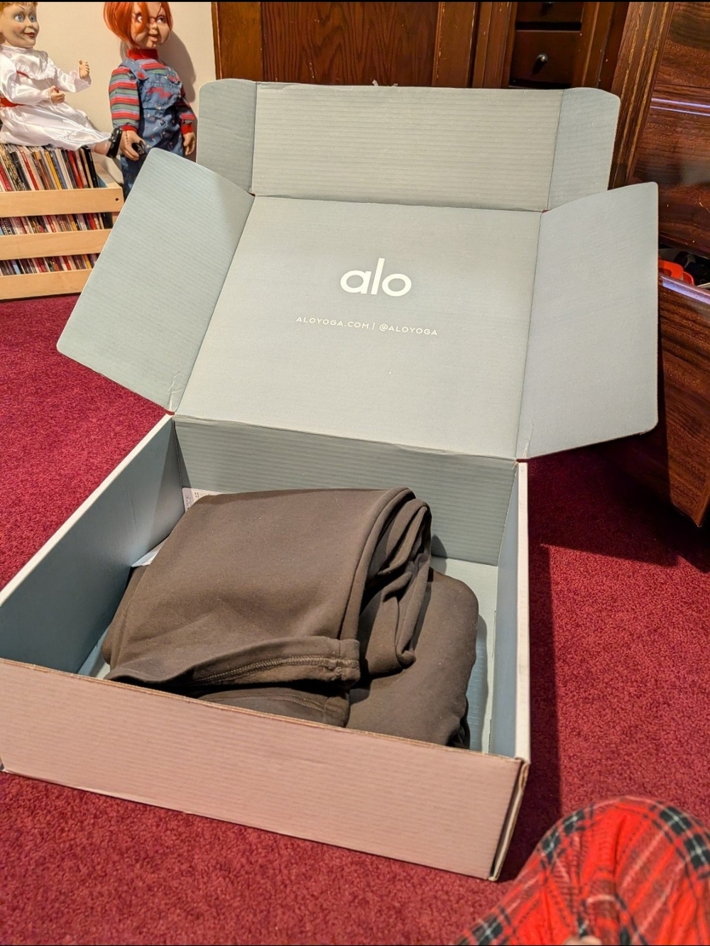 Alo Yoga Espresso Accolade Crew Neck Pullover And Straight Leg Sweatpan